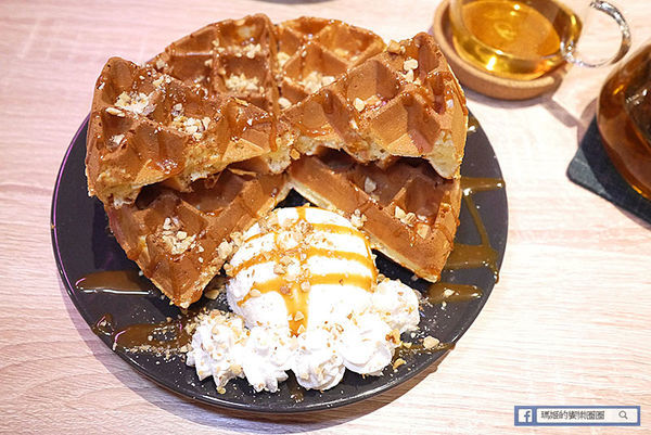 台北南京三民咖啡館【O.L.O CAFÉ】熱帶雨林中的悠閒午后〡免費WIFI聚餐包場