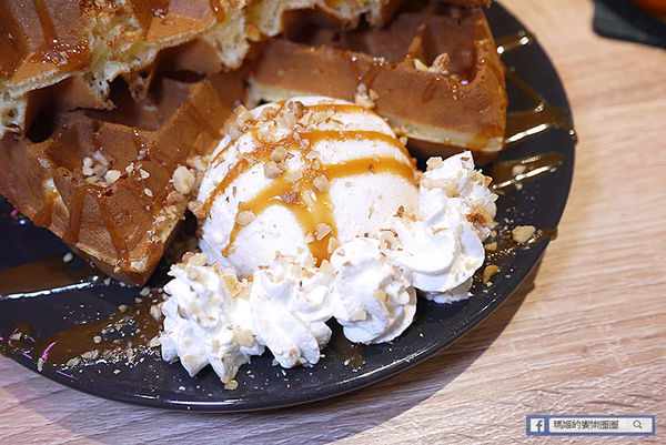 台北南京三民咖啡館【O.L.O CAFÉ】熱帶雨林中的悠閒午后〡免費WIFI聚餐包場