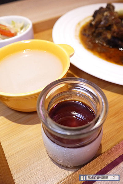 台北南京三民咖啡館【O.L.O CAFÉ】熱帶雨林中的悠閒午后〡免費WIFI聚餐包場