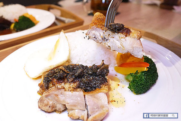 台北南京三民咖啡館【O.L.O CAFÉ】熱帶雨林中的悠閒午后〡免費WIFI聚餐包場