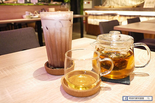 台北南京三民咖啡館【O.L.O CAFÉ】熱帶雨林中的悠閒午后〡免費WIFI聚餐包場