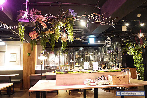 台北南京三民咖啡館【O.L.O CAFÉ】熱帶雨林中的悠閒午后〡免費WIFI聚餐包場