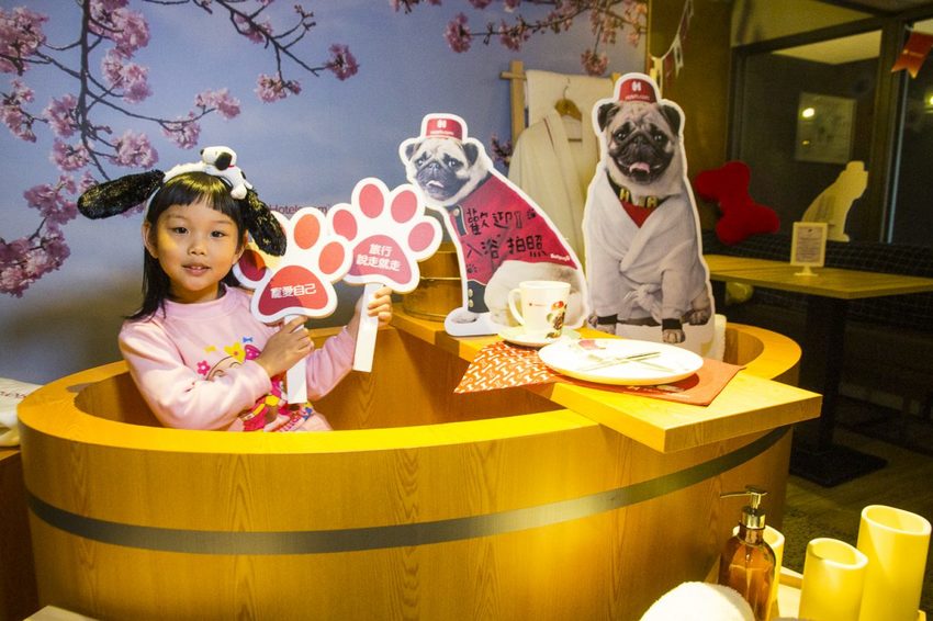 【吃喝.台北】松山下午茶/O.L.O CAFÉ~亞洲唯一Hotels.com聯名咖啡館/輕食咖啡,禮賓大使Bellbug巴哥萌狗陪你用餐