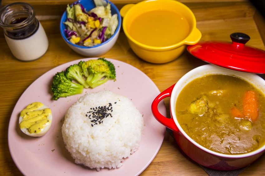 【吃喝.台北】松山下午茶/O.L.O CAFÉ~亞洲唯一Hotels.com聯名咖啡館/輕食咖啡,禮賓大使Bellbug巴哥萌狗陪你用餐