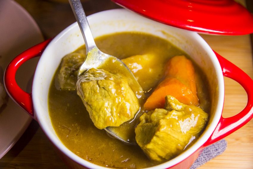 【吃喝.台北】松山下午茶/O.L.O CAFÉ~亞洲唯一Hotels.com聯名咖啡館/輕食咖啡,禮賓大使Bellbug巴哥萌狗陪你用餐