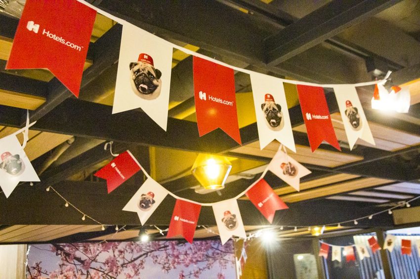 【吃喝.台北】松山下午茶/O.L.O CAFÉ~亞洲唯一Hotels.com聯名咖啡館/輕食咖啡,禮賓大使Bellbug巴哥萌狗陪你用餐