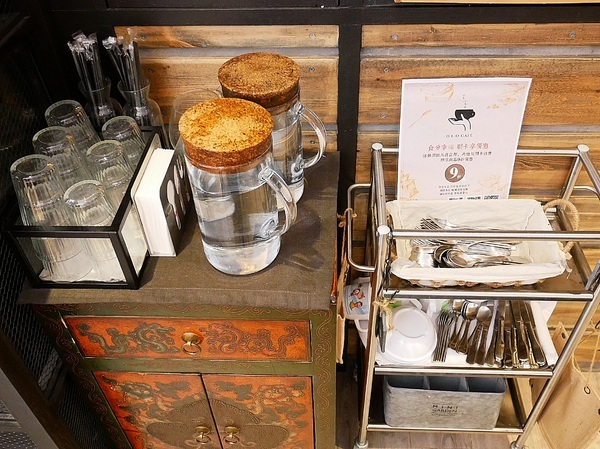 O.L.O CAFE:O.L.O CAFE-松山下午茶、輕食咖啡 Hotels.com聯名台北東旅 打造Bellpug主題咖啡館 讓萌萌的Bellpug陪你一整天