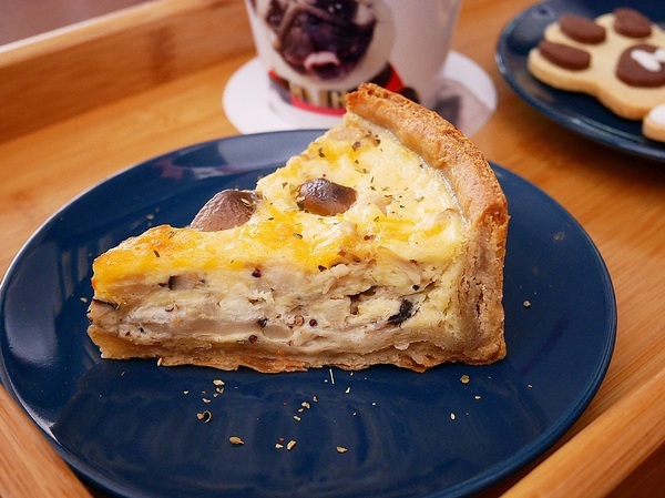 O.L.O CAFE:O.L.O CAFE-松山下午茶、輕食咖啡 Hotels.com聯名台北東旅 打造Bellpug主題咖啡館 讓萌萌的Bellpug陪你一整天