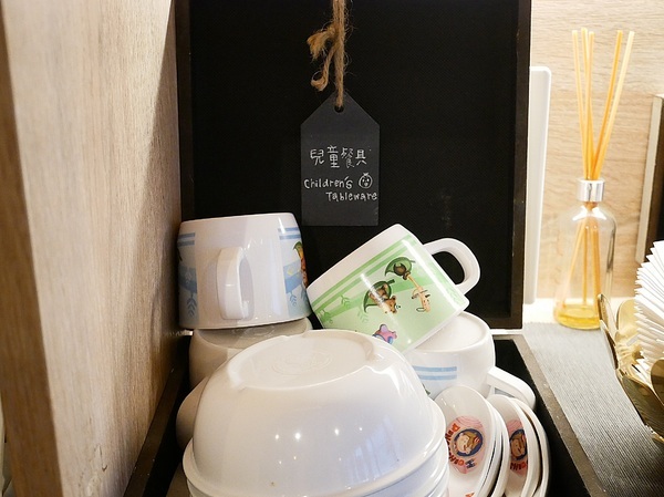 O.L.O CAFE:O.L.O CAFE-松山下午茶、輕食咖啡 Hotels.com聯名台北東旅 打造Bellpug主題咖啡館 讓萌萌的Bellpug陪你一整天