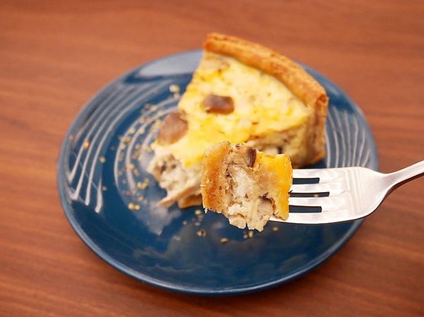 O.L.O CAFE:O.L.O CAFE-松山下午茶、輕食咖啡 Hotels.com聯名台北東旅 打造Bellpug主題咖啡館 讓萌萌的Bellpug陪你一整天