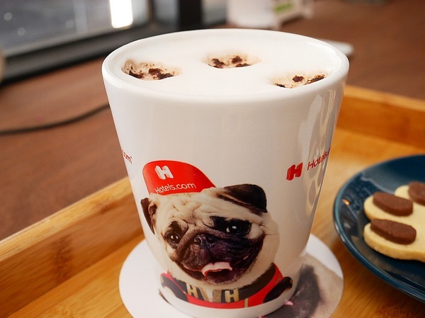 O.L.O CAFE:O.L.O CAFE-松山下午茶、輕食咖啡 Hotels.com聯名台北東旅 打造Bellpug主題咖啡館 讓萌萌的Bellpug陪你一整天