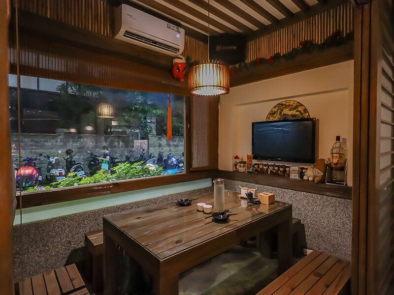 名古屋料亭中正店,鮭魚握壽司、花蟹鍋吃到飽。