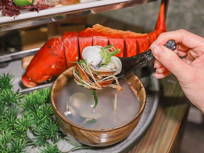 名古屋料亭中正店,鮭魚握壽司、花蟹鍋吃到飽。