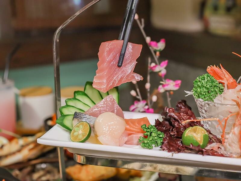 名古屋料亭中正店,鮭魚握壽司、花蟹鍋吃到飽。