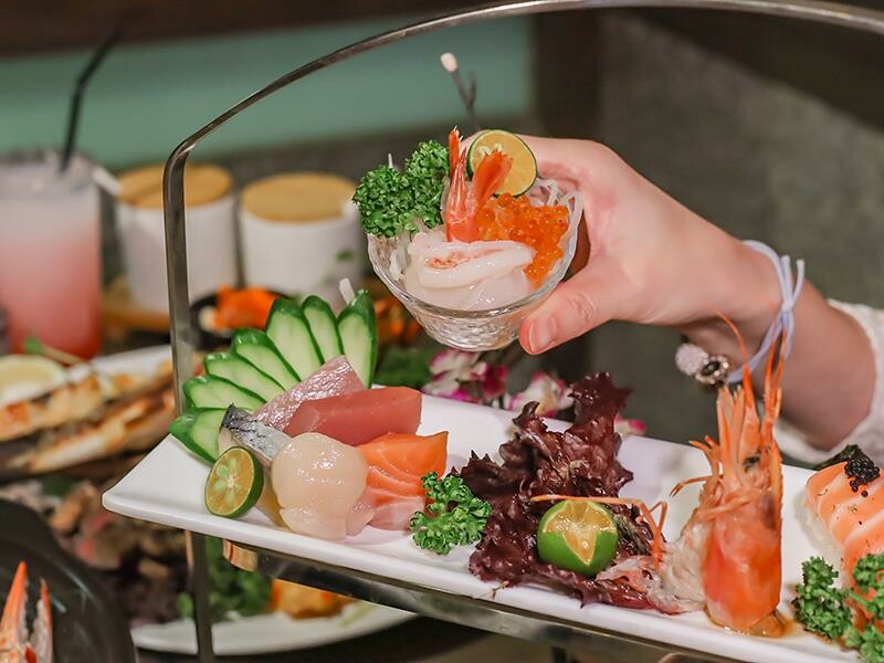 名古屋料亭中正店,鮭魚握壽司、花蟹鍋吃到飽。