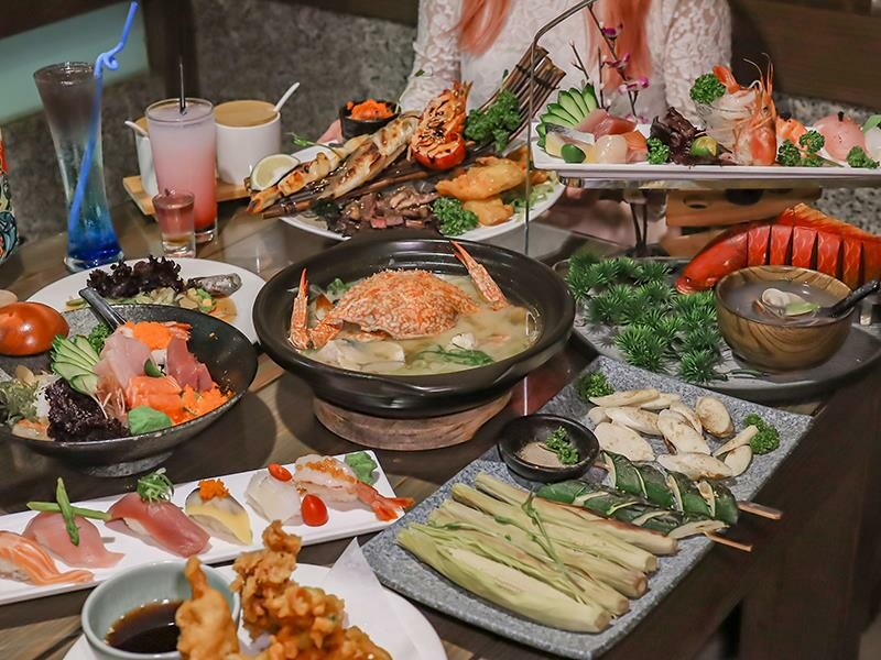 名古屋料亭中正店,鮭魚握壽司、花蟹鍋吃到飽。