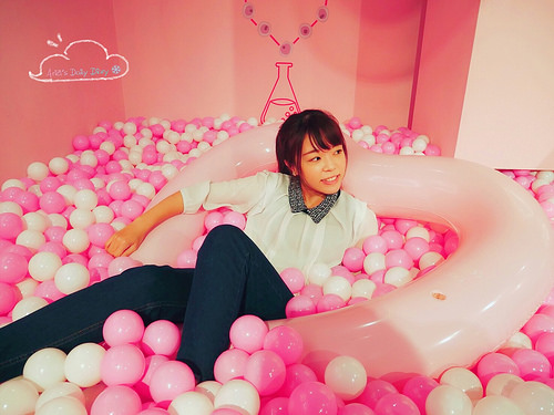 【台南IG景點】小西門期間限定戀愛細胞分裂球池💕 新一波網美集散地，讓自己融入在滿滿的粉紅泡泡中