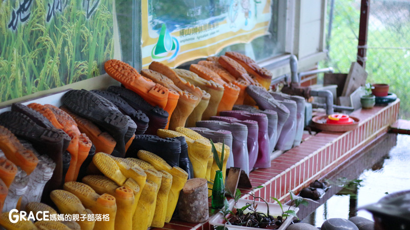 北部親子景點宜蘭-橫山頭休閒農業區-鳳凰宿甲蟲生態民宿-大自然教室-看甲蟲竹節蟲-生態導覽-夜宿小木屋-手作DIY檜木鑰匙圈-grace媽媽  (20).jpg