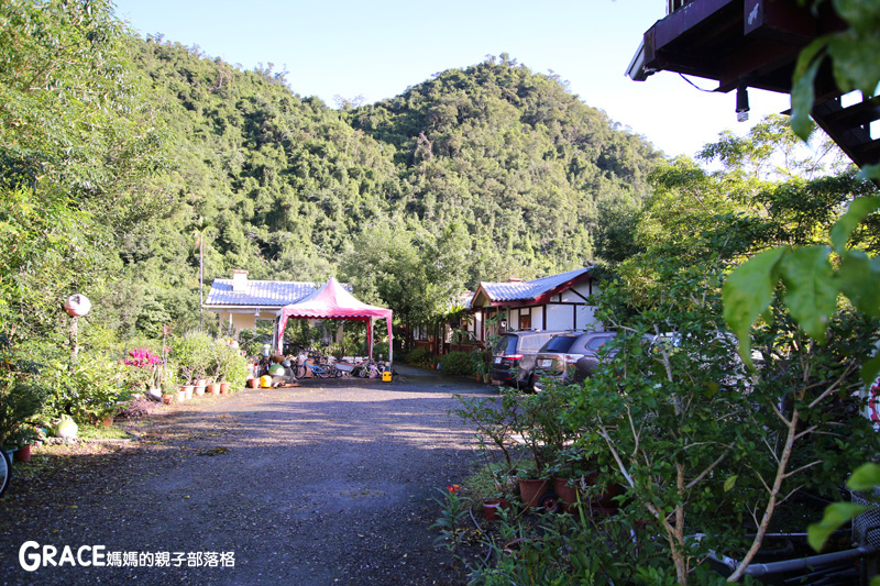 北部親子景點宜蘭-橫山頭休閒農業區-鳳凰宿甲蟲生態民宿-大自然教室-看甲蟲竹節蟲-生態導覽-夜宿小木屋-手作DIY檜木鑰匙圈-grace媽媽  (43).jpg