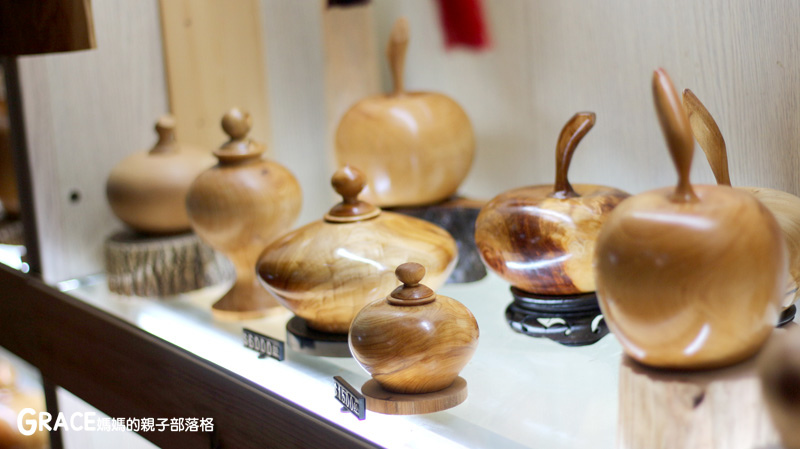 北部親子景點宜蘭-橫山頭休閒農業區-鳳凰宿甲蟲生態民宿-大自然教室-看甲蟲竹節蟲-生態導覽-夜宿小木屋-手作DIY檜木鑰匙圈-grace媽媽  (27).jpg