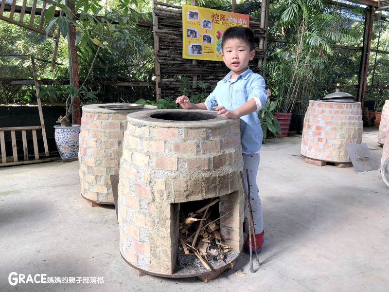 北部親子景點宜蘭-橫山頭休閒農業區-橫山頭食農2日遊-蘭城花事休閒農場-全天行程-園區生態導覽-網撈無郭魚-漂流木花藝DIY-4人以上可以野炊焢窯烤雞烤地瓜-有機花草茶-grace媽媽 (4).jpg 北部親子景點宜蘭-橫山頭休閒農業區-橫山頭食農2日遊-蘭城花事休閒農場-全天行程-園區生態導覽-網撈無郭魚-漂流木花藝DIY-4人以上可以野炊焢窯烤雞烤地瓜-有機花草茶-grace媽媽 (4).jpg