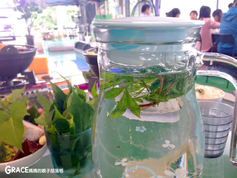 北部親子景點宜蘭-橫山頭休閒農業區-橫山頭農村再生2日遊-太陽埤果園看風景-香草菲菲-果園採金棗- DIY作金棗蜜餞-吃飯太陽湖畔咖啡館小火鍋-grace媽媽0 (2).jpg