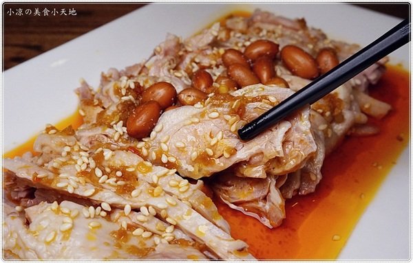 加坐麵店:台中北區』加坐麵店║星空下溫馨風格空間,創新麻婆辣麵、雙醬麵、顛覆傳統的麵食新食感!