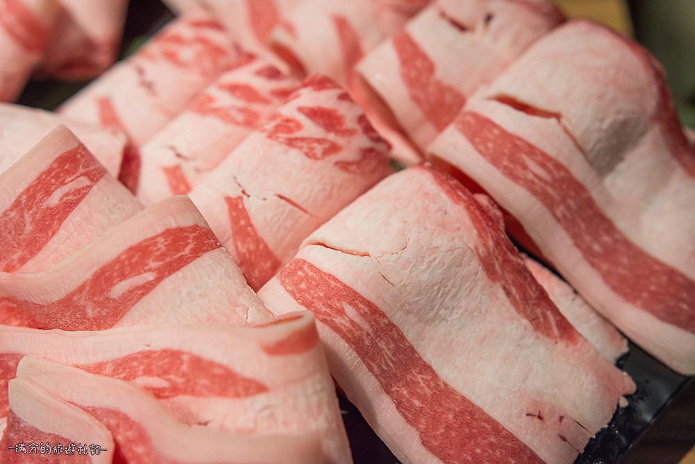 台北大安火鍋》鍋台銘x黑毛和牛頂級鍋物 臉盆大的海鮮拼盤 平價高等級肉品 兼具美味及服務的鍋物品牌 - 滿分的旅遊札記