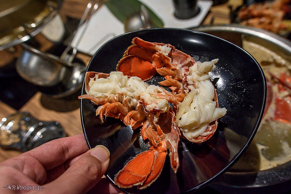 台北大安火鍋》鍋台銘x黑毛和牛頂級鍋物 臉盆大的海鮮拼盤 平價高等級肉品 兼具美味及服務的鍋物品牌 - 滿分的旅遊札記