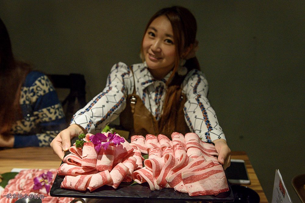 台北大安火鍋》鍋台銘x黑毛和牛頂級鍋物 臉盆大的海鮮拼盤 平價高等級肉品 兼具美味及服務的鍋物品牌 - 滿分的旅遊札記