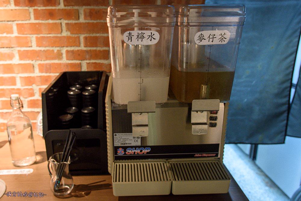 台北大安火鍋》鍋台銘x黑毛和牛頂級鍋物 臉盆大的海鮮拼盤 平價高等級肉品 兼具美味及服務的鍋物品牌 - 滿分的旅遊札記