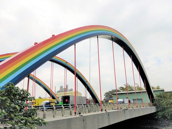 洋仔厝溪彩虹橋：【彰化市景點】洋仔厝溪彩虹橋~三道永遠都不會消失的彩虹lG美拍