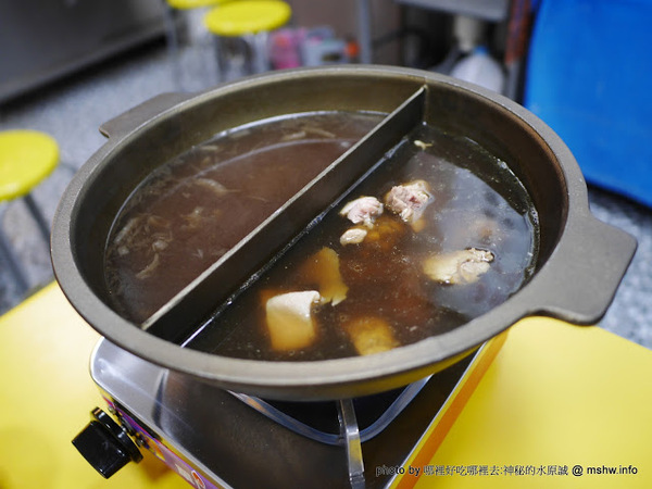 368吃到飽藥膳雞湯鍋:【食記】台中368吃到飽藥膳雞湯鍋@北區中國醫藥大學&中友百貨&一中商圈 : 這價格我覺得不行, 但是適合補過冬至的地方