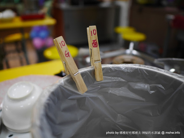 368吃到飽藥膳雞湯鍋:【食記】台中368吃到飽藥膳雞湯鍋@北區中國醫藥大學&中友百貨&一中商圈 : 這價格我覺得不行, 但是適合補過冬至的地方