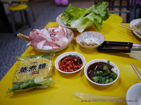 368吃到飽藥膳雞湯鍋:【食記】台中368吃到飽藥膳雞湯鍋@北區中國醫藥大學&中友百貨&一中商圈 : 這價格我覺得不行, 但是適合補過冬至的地方