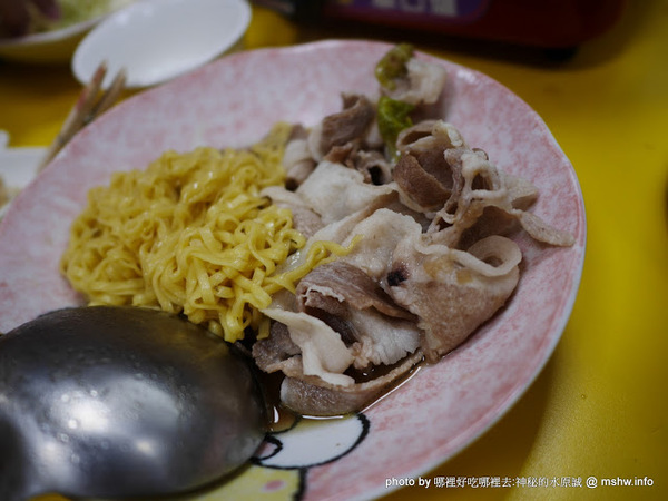 368吃到飽藥膳雞湯鍋:【食記】台中368吃到飽藥膳雞湯鍋@北區中國醫藥大學&中友百貨&一中商圈 : 這價格我覺得不行, 但是適合補過冬至的地方