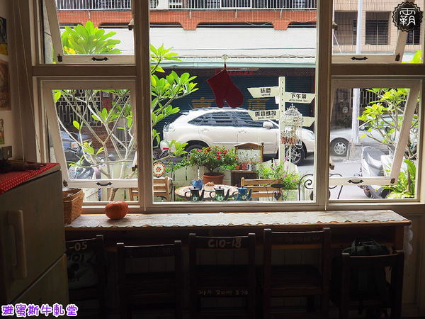 雅蜜斯牛軋堂: 雅蜜斯牛軋堂,鄉村風甜點店,繽紛水果蛋糕盒子~