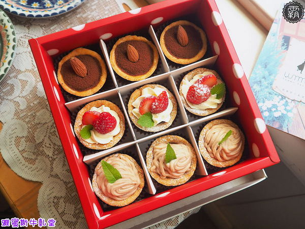 雅蜜斯牛軋堂: 雅蜜斯牛軋堂,鄉村風甜點店,繽紛水果蛋糕盒子~