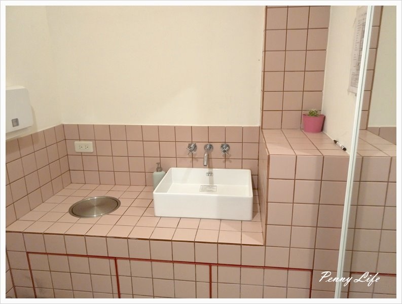 ★||食記||-[台中]-初米咖啡/韓風粉嫩色系美店/療鬱柴犬蛋糕(附完整Menu)