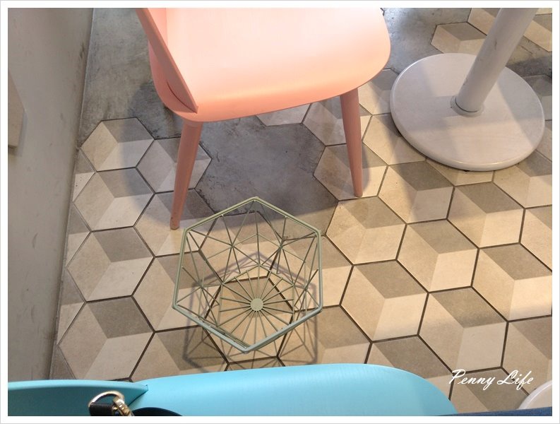 ★||食記||-[台中]-初米咖啡/韓風粉嫩色系美店/療鬱柴犬蛋糕(附完整Menu)