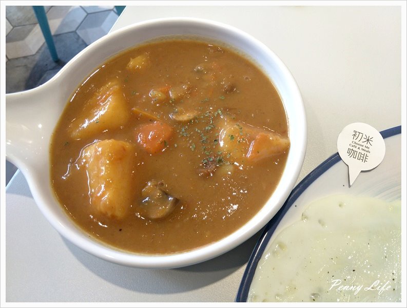 ★||食記||-[台中]-初米咖啡/韓風粉嫩色系美店/療鬱柴犬蛋糕(附完整Menu)