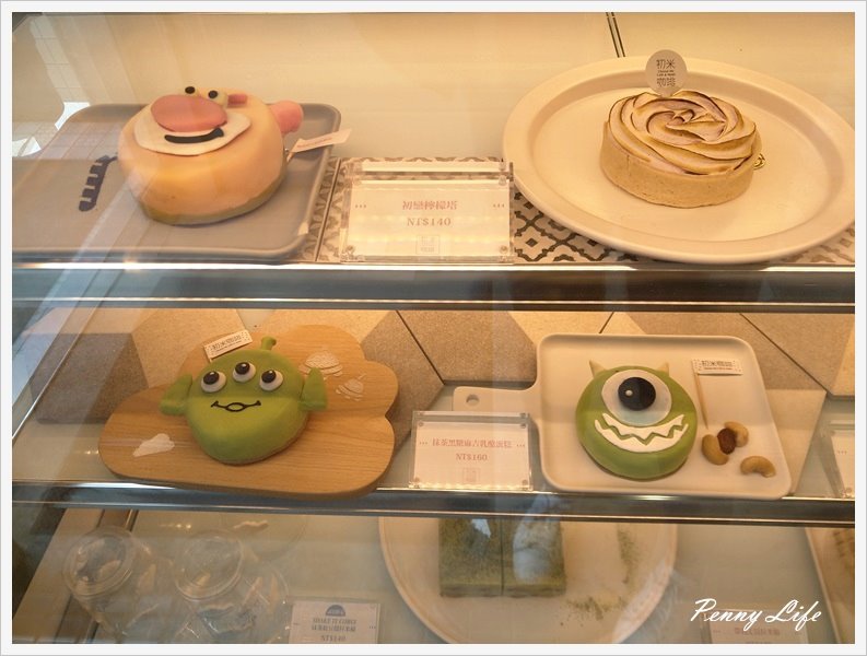 ★||食記||-[台中]-初米咖啡/韓風粉嫩色系美店/療鬱柴犬蛋糕(附完整Menu)