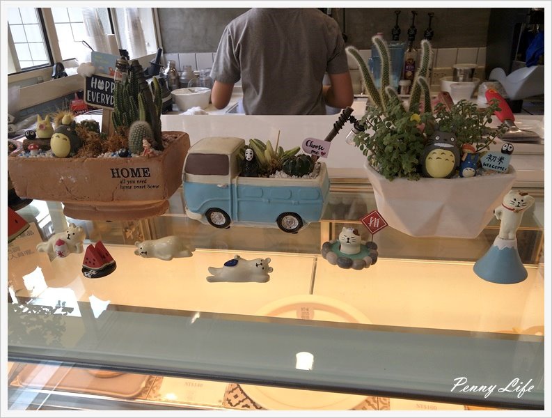 ★||食記||-[台中]-初米咖啡/韓風粉嫩色系美店/療鬱柴犬蛋糕(附完整Menu)