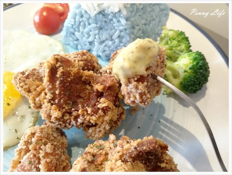 ★||食記||-[台中]-初米咖啡/韓風粉嫩色系美店/療鬱柴犬蛋糕(附完整Menu)