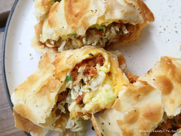 馨香泡沫紅茶：台中美食│馨香泡沫紅茶〃懷舊泡沫紅茶店，賣著好吃的酥皮蛋餅，傍晚也吃得到哦~