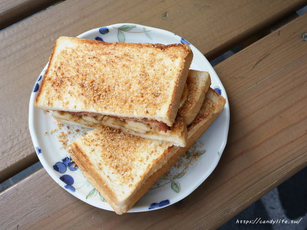 馨香泡沫紅茶：台中美食│馨香泡沫紅茶〃懷舊泡沫紅茶店，賣著好吃的酥皮蛋餅，傍晚也吃得到哦~