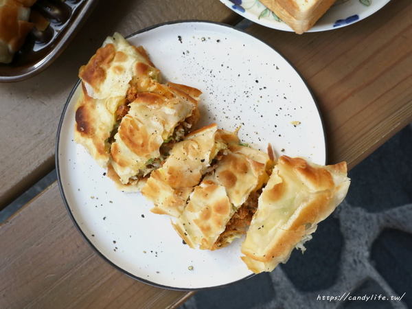 馨香泡沫紅茶：台中美食│馨香泡沫紅茶〃懷舊泡沫紅茶店，賣著好吃的酥皮蛋餅，傍晚也吃得到哦~