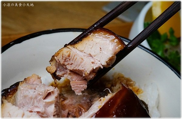 今咖啡Jingcoffee:台中東區』今咖啡║隱藏巷弄老宅新風貌,LOFT風格咖啡館,手作功夫菜東坡肉、煲湯顛覆傳統,驚艷登場!