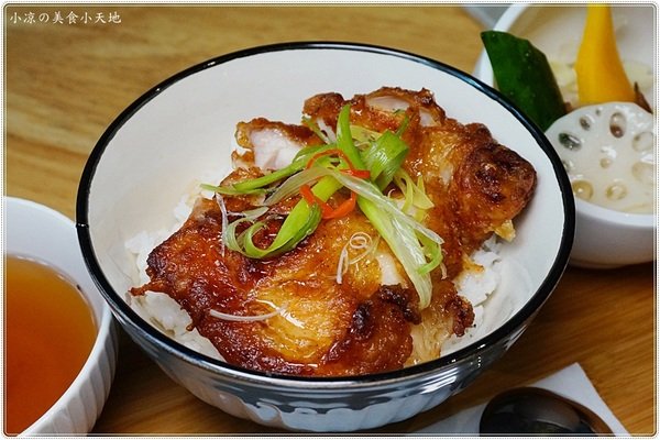 今咖啡Jingcoffee:台中東區』今咖啡║隱藏巷弄老宅新風貌,LOFT風格咖啡館,手作功夫菜東坡肉、煲湯顛覆傳統,驚艷登場!