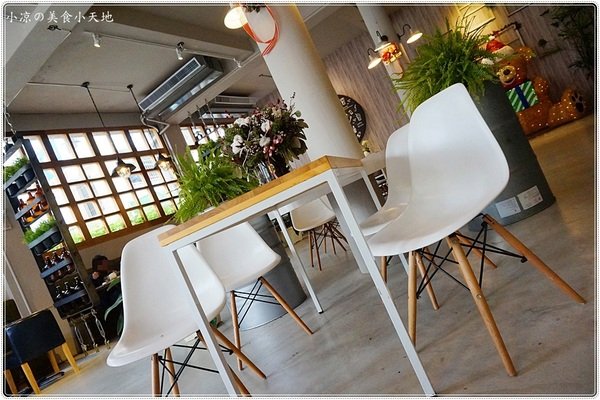 今咖啡Jingcoffee:台中東區』今咖啡║隱藏巷弄老宅新風貌,LOFT風格咖啡館,手作功夫菜東坡肉、煲湯顛覆傳統,驚艷登場!